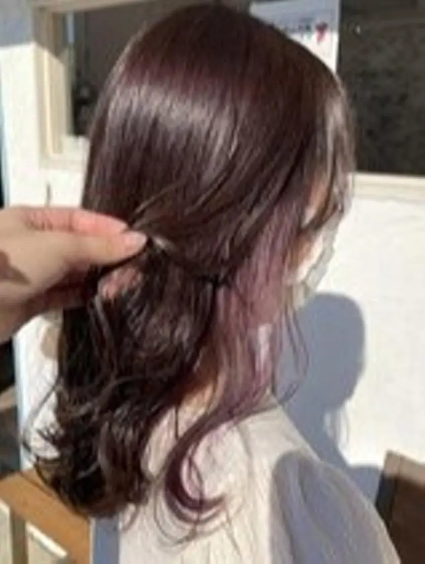 セミロング カラー 幕田 希耀美のヘアスタイル