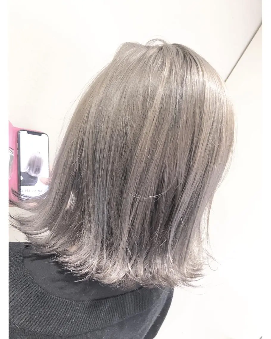 ミディアム カラー アッシュ アッシュグレー ヘアカラー トリートメント ハイトーン/ブリーチ ルミエール/新栄/栄のヘアスタイル
