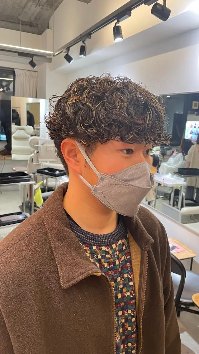 パーマ メンズ メンズハイライト メンズパーマ レイヤー/メンズ /佐藤あいら🧳👔のヘアスタイル