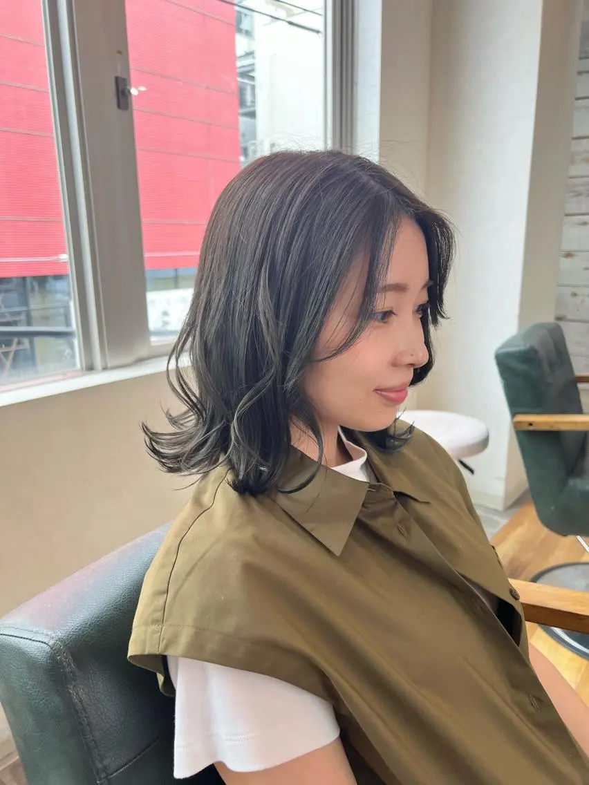 ミディアム カラー ベージュカラー オリーブベージュ honen RUKAのヘアスタイル