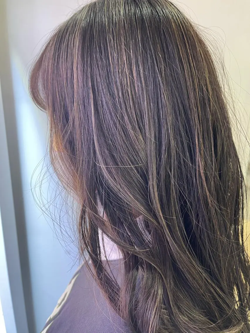 セミロング カラー ヘアカラー トリートメント 髪質改善/縮毛矯正 /レイヤーカット岡部のヘアスタイル
