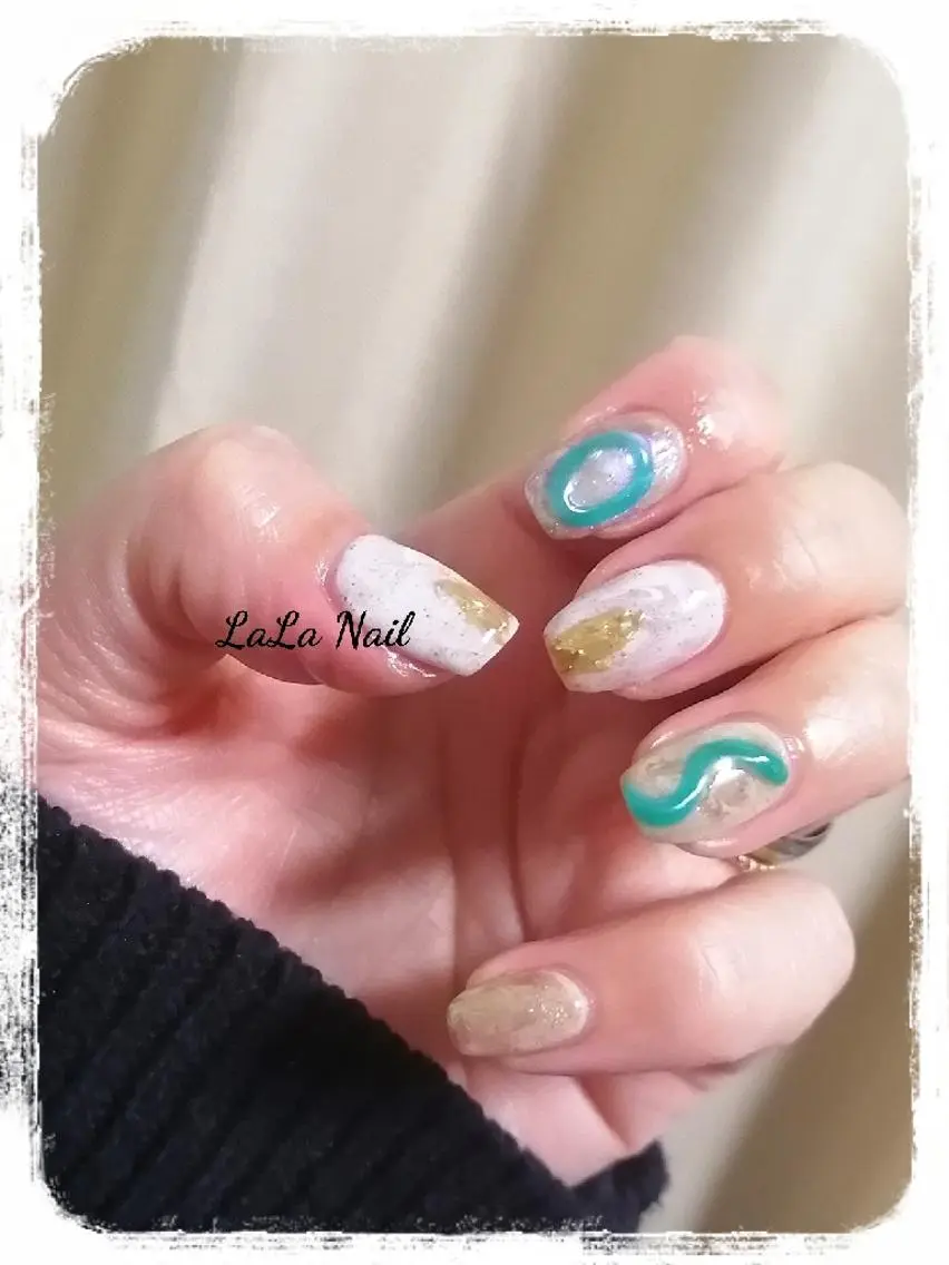 ネイル ニュアンスネイル ぷっくりネイル 赤色 LaLa Nailのネイルデザイン