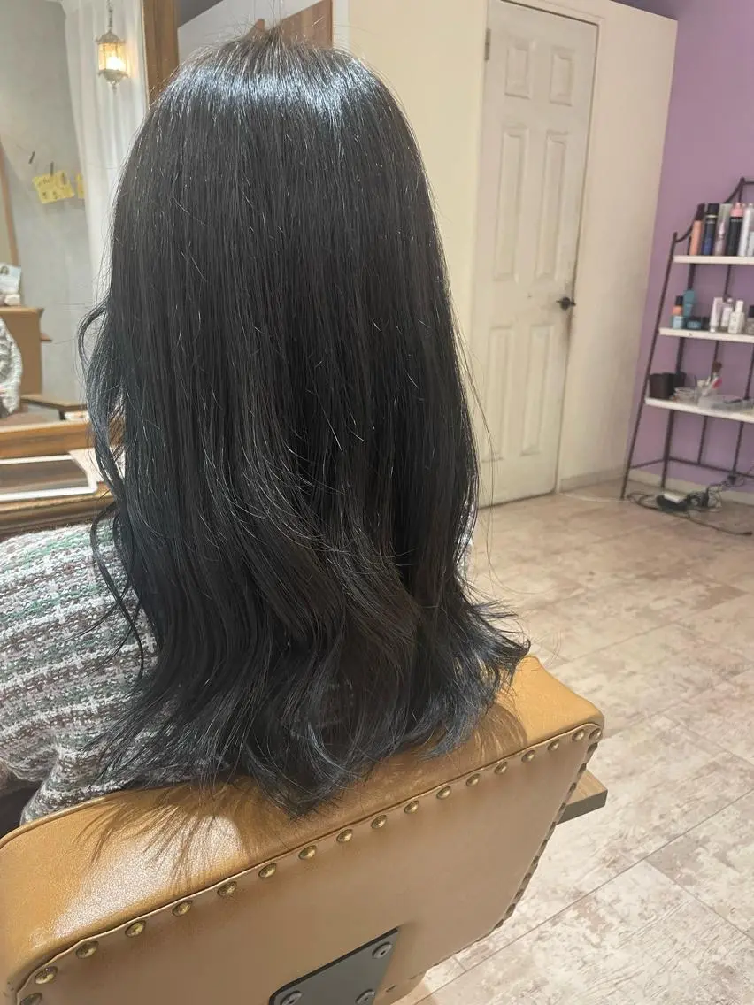 ミディアム カット ヘアカラー 小川 夏生のヘアスタイル