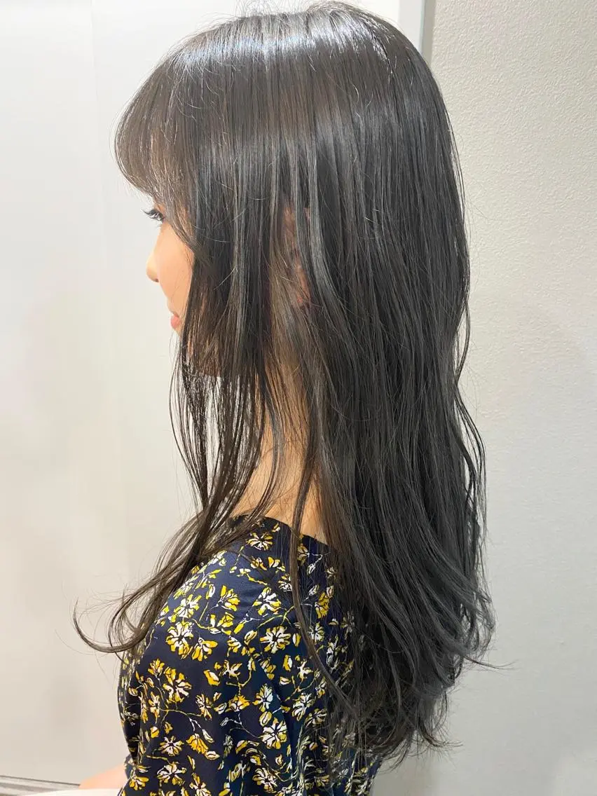 ロング カラー アッシュ moanin モーニンのヘアスタイル