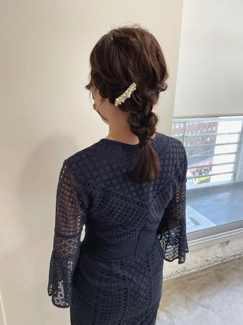 セミロング ヘアセット MIOベージュカラー 柔らかいカラーのヘアスタイル