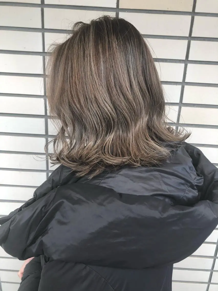 ミディアム カラー ハイライトカラー ハイライト ヘアカラー 🤍2nd🤍田所 美希のヘアスタイル