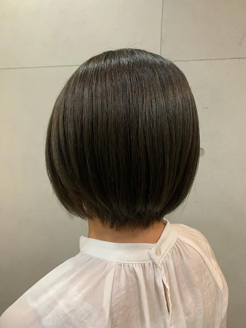 ショート アッシュ おせ ちさとのヘアスタイル