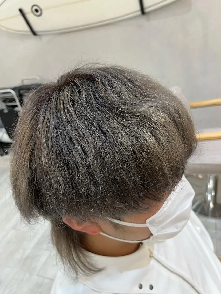 カラー メンズ ベージュカラー シルバー シルバーベージュ ヘアカラー 田中 大輝のヘアスタイル