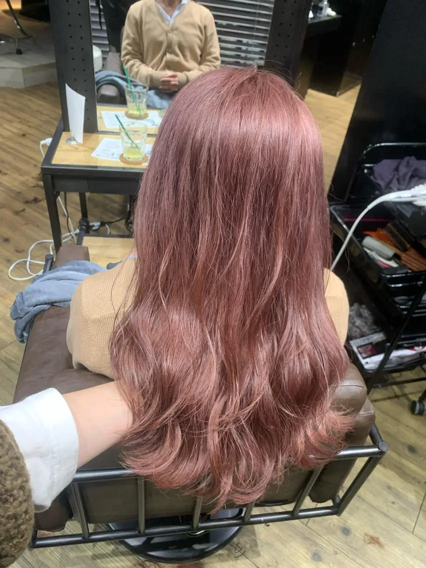 ロング カラー アッシュ グレージュ ラベンダーカラー ラベンダーピンク ピンクカラー カット ヘアカラー トリートメント ミルクティーベージュ ブリーチ 店長 清水のヘアスタイル