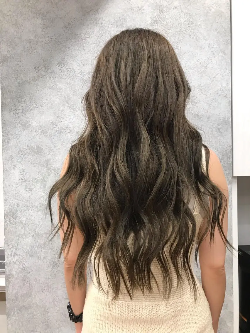ロング アッシュ オカダ ノゾミのヘアスタイル