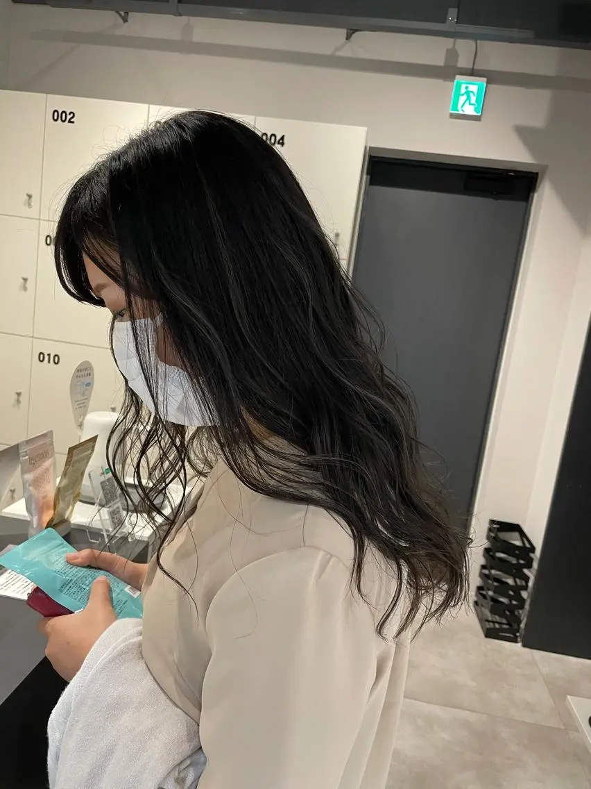 ミディアム カラー ハイライトカラー ハイライト ブリーチ👩‍🦳/ ‪✂︎MANAMIのヘアスタイル