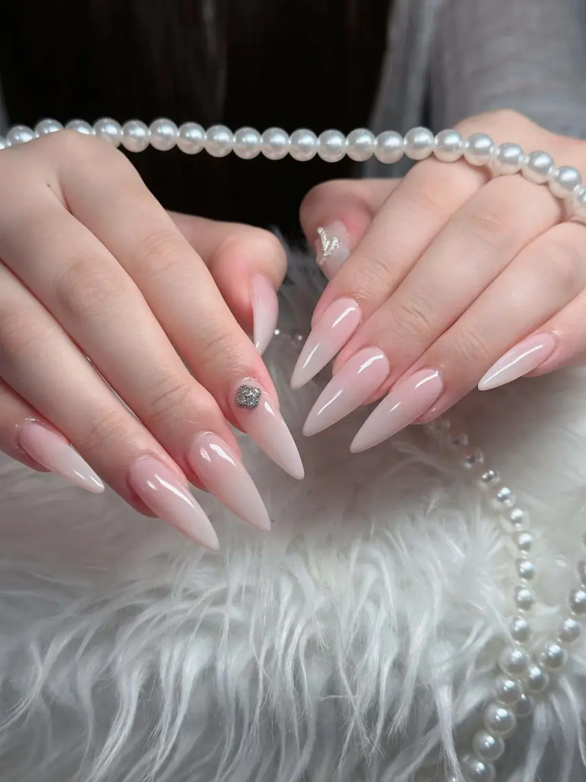 ネイル オーロラネイル フレンチネイル ジェルネイル ハロウィン キラキラネイル ハンドネイル H.baby Nail Salonのネイルデザイン