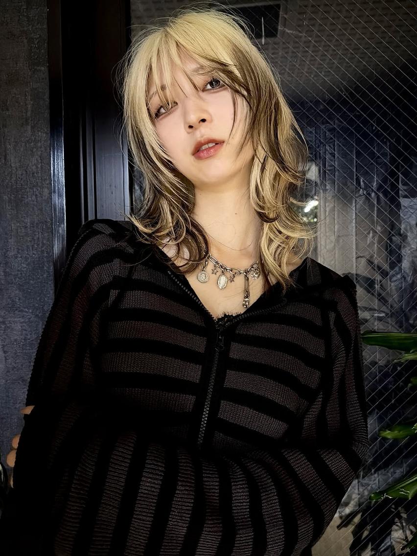 ミディアム カラー レイヤーカット ウルフカット カット ヘアカラー トリートメント ウルフレイヤー/ 中性ウルフ/タカハシのヘアスタイル