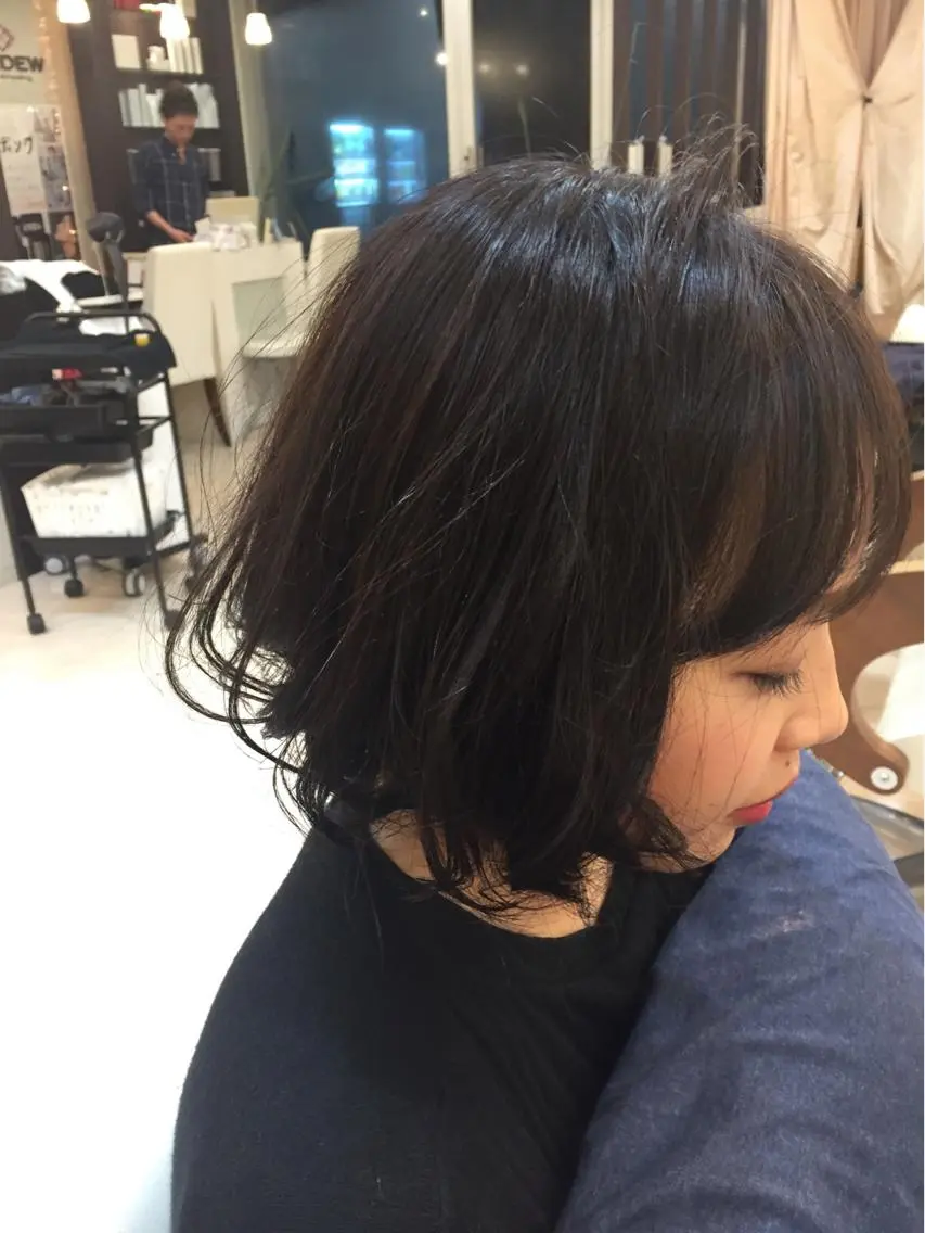 ショート カラー 切りっぱなしボブ ブルーカラー ブルージュ ボブ ショートヘア カット ヘアカラー トリートメント 🌙似合わせ🐈⬛ ケア✨又吉のヘアスタイル
