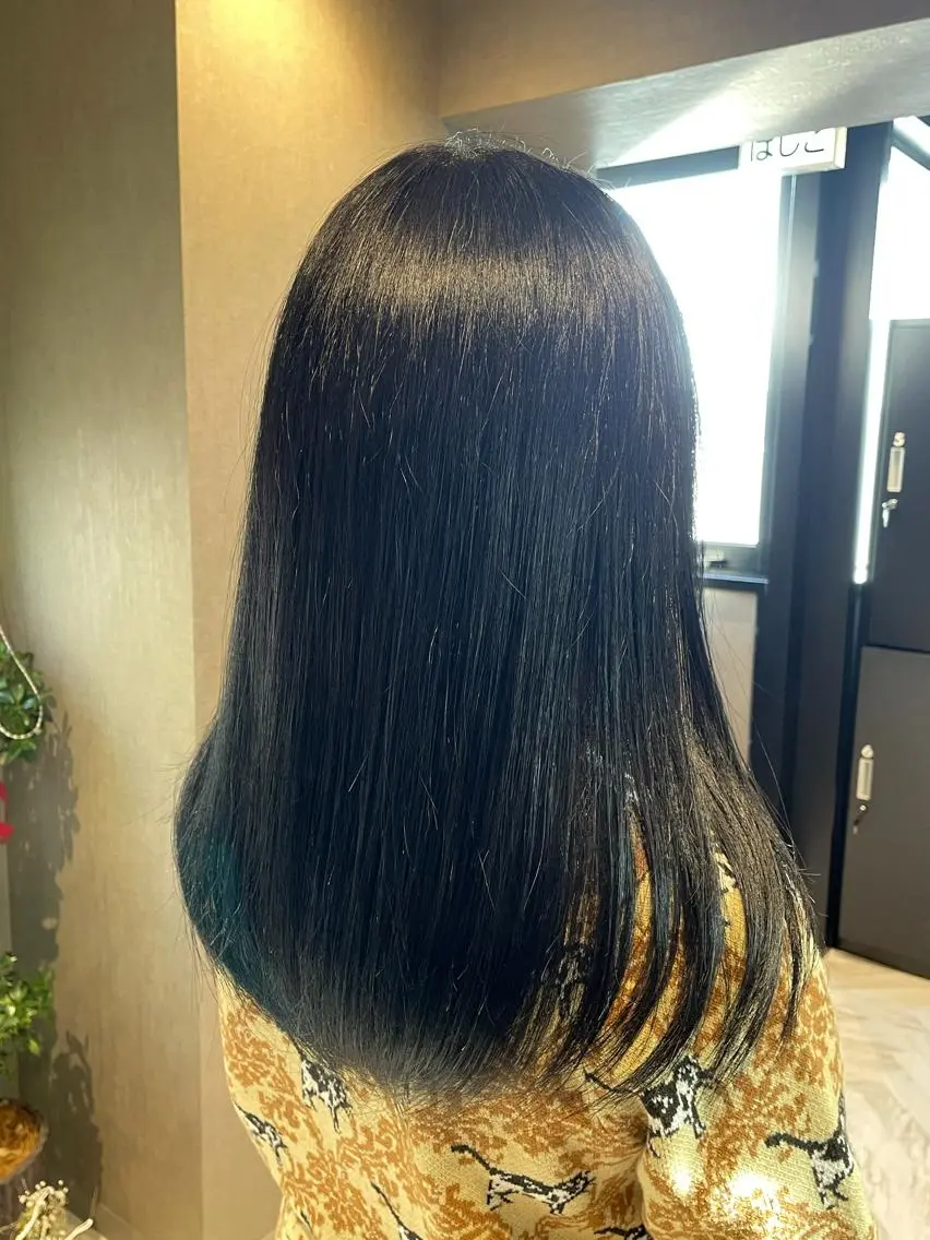 ロング カラー さと ちはるのヘアスタイル