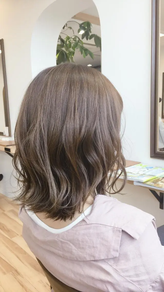 ミディアム カラー 神田 菜々子のヘアスタイル