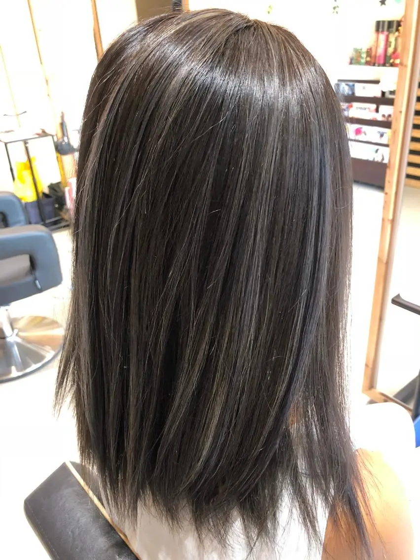 カラー 早川 真幸のヘアスタイル