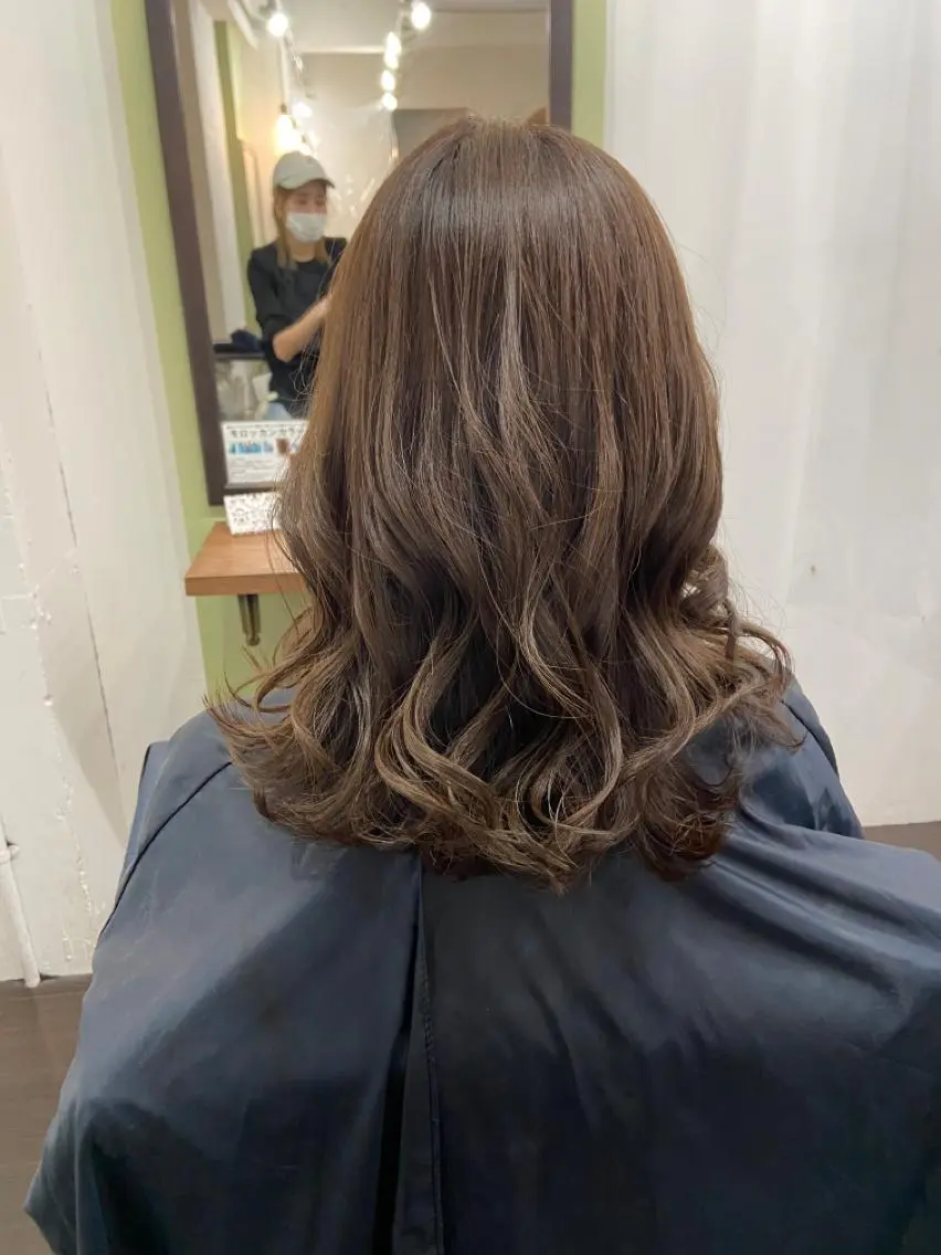 セミロング カラー ベージュカラー ヨシンモリ 韓国風ヘア 久木原 ゆりのヘアスタイル