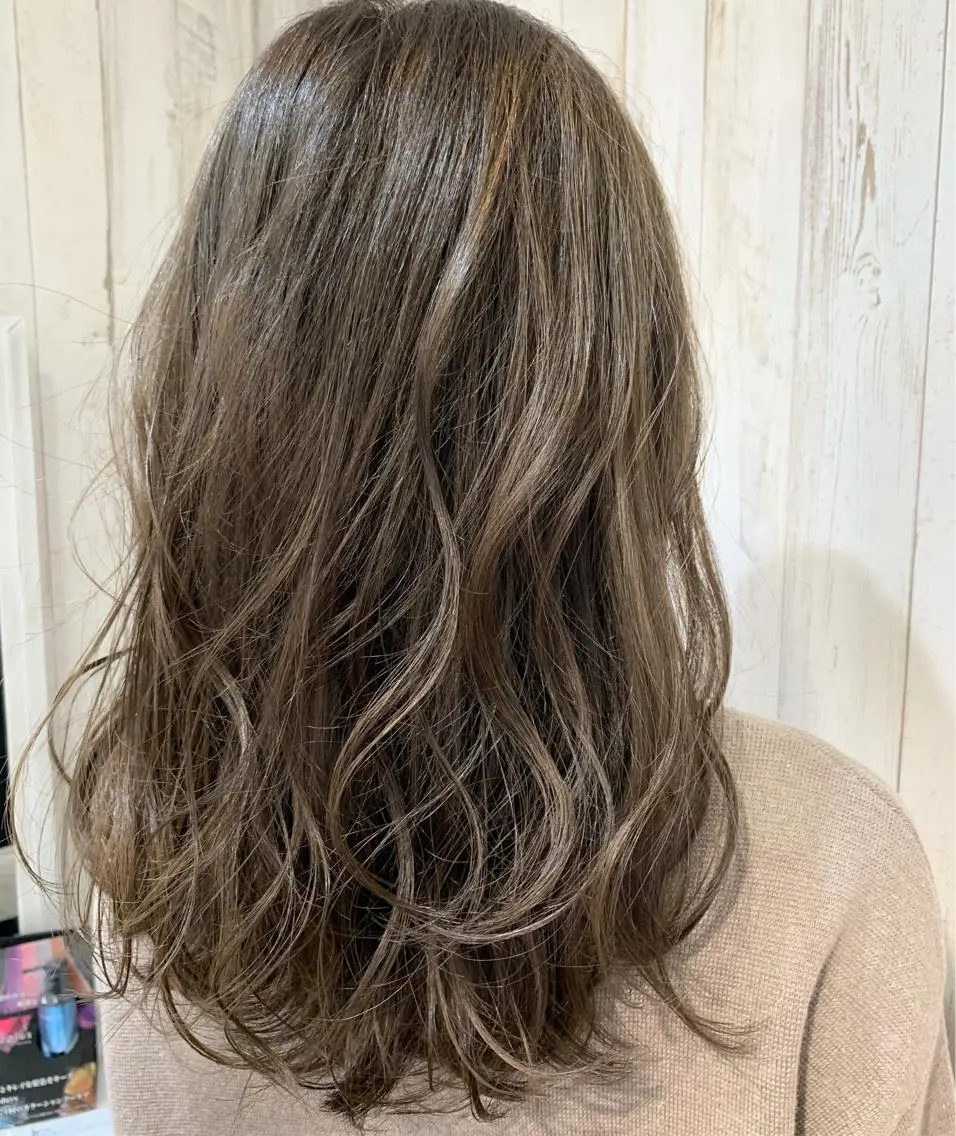 セミロング カラー 心斎橋韓国ボブ 好原良真のヘアスタイル