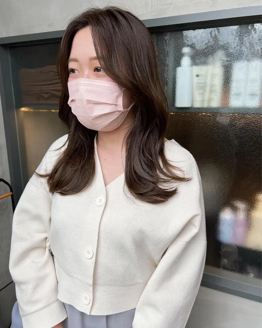ロング カラー ヘアアレンジ ブリーチ グレージュ ブリーチなしカラー オリーブグレージュ オリーブグレー カット ヘアカラー トリートメント 誰より丁寧なカット/ 小林輝/レイヤーのヘアスタイル