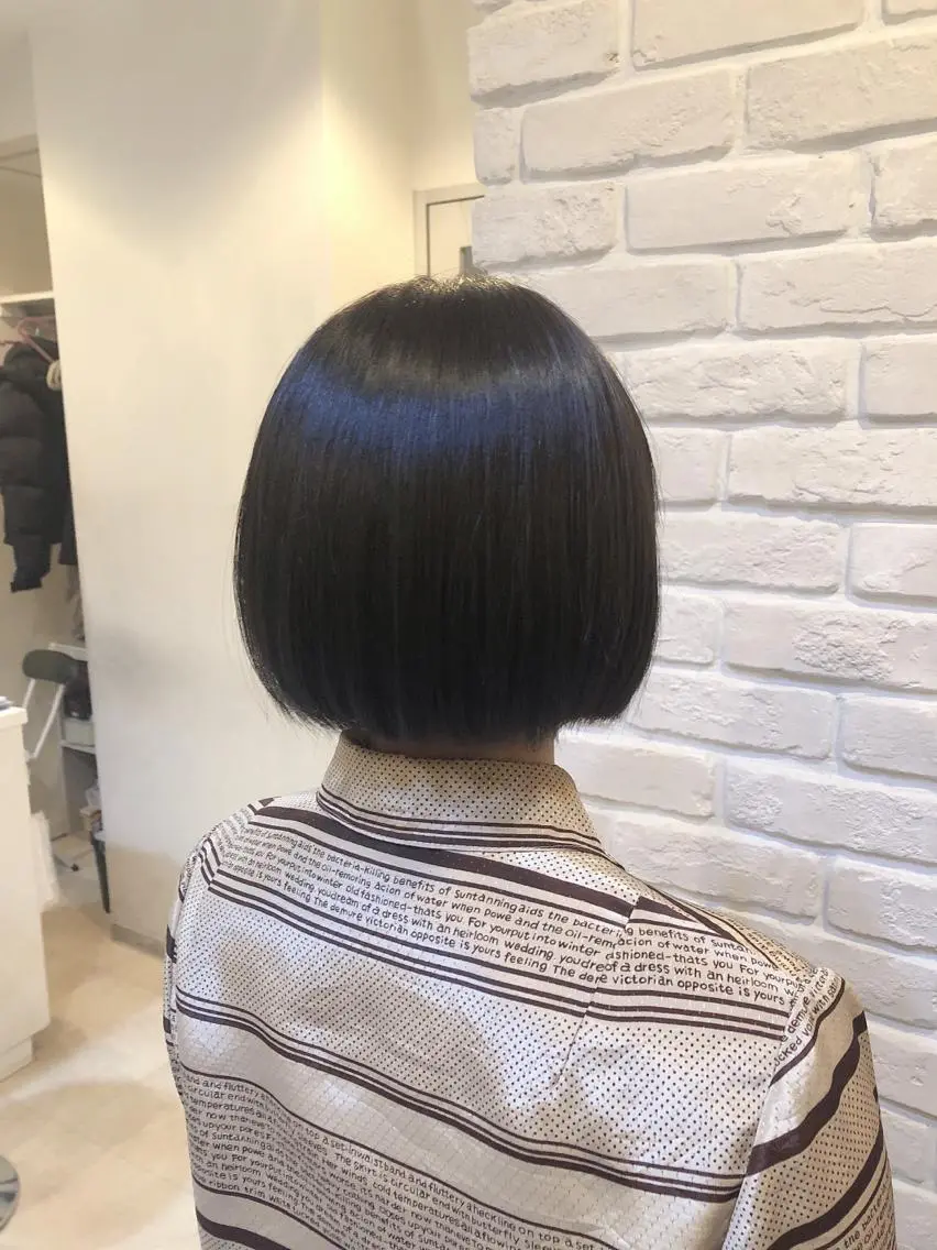 ショート カラー ワンレンボブ 黒髪 ブルーカラー ネイビーカラー ボブ ⚪️髪質改善 縮毛 店長 コウ⚪️のヘアスタイル