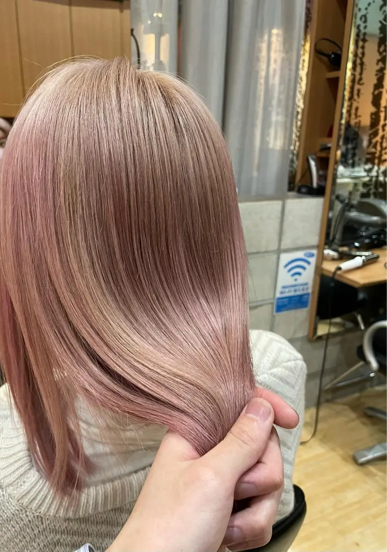ミディアム カラー ピンクカラー ショート/レイヤー /札幌/小山内のヘアスタイル