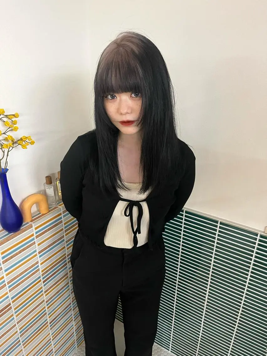 セミロング カラー ブリーチ ヘアカラー トリートメント 🩷ハイトーン透明感 レイヤー🩷ユリカのヘアスタイル
