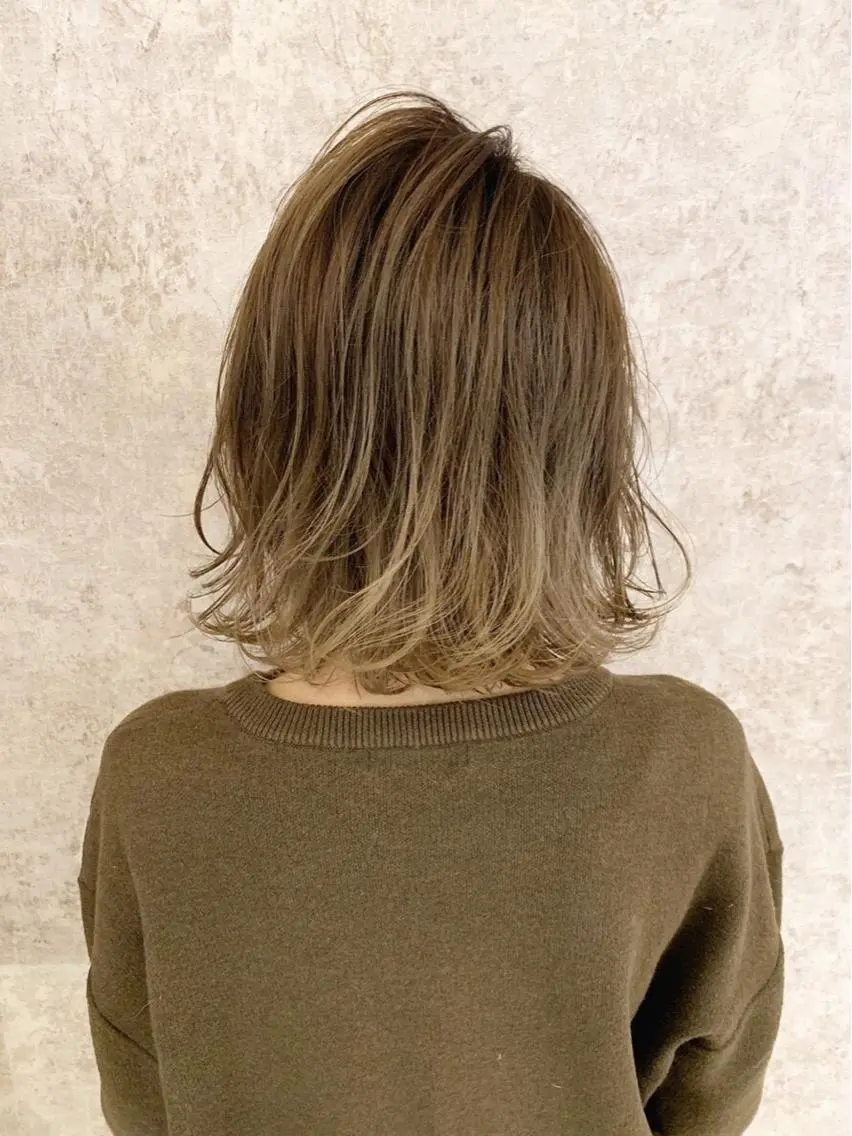 カラー ブリーチ グラデーションカラー レイヤーカット 早崎太生のヘアスタイル