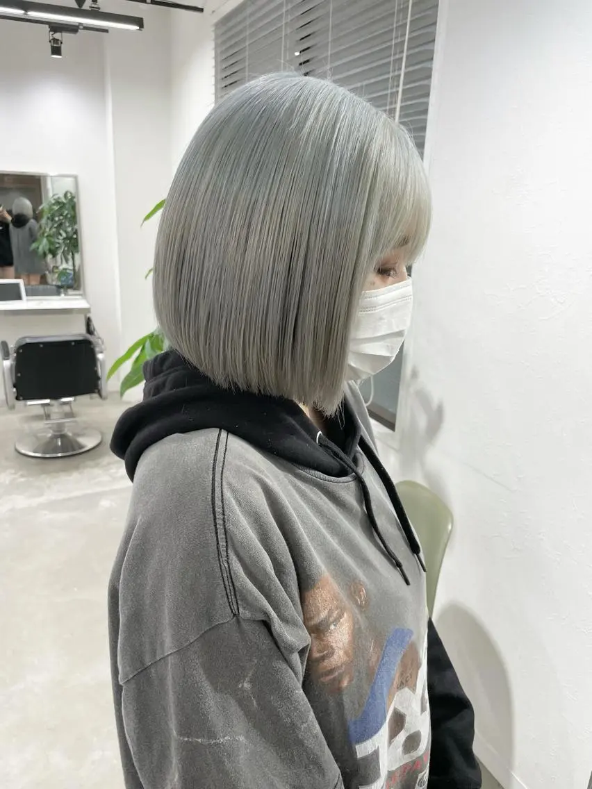 ショート カラー シルバー ホワイトシルバー ヘアカラー 🤍2nd🤍田所 美希のヘアスタイル