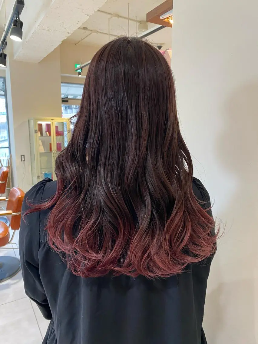 ロング カラー グラデーションカラー ピンクカラー 関口 桃花🌷 暖色カラーのヘアスタイル