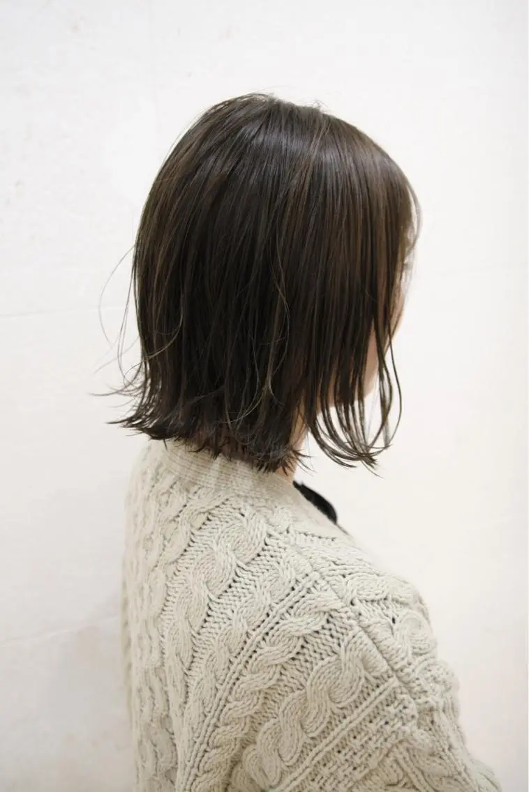 ミディアム カラー ベージュカラー フォギーベージュ カット ヘアカラー トリートメント 斉藤 貴也のヘアスタイル