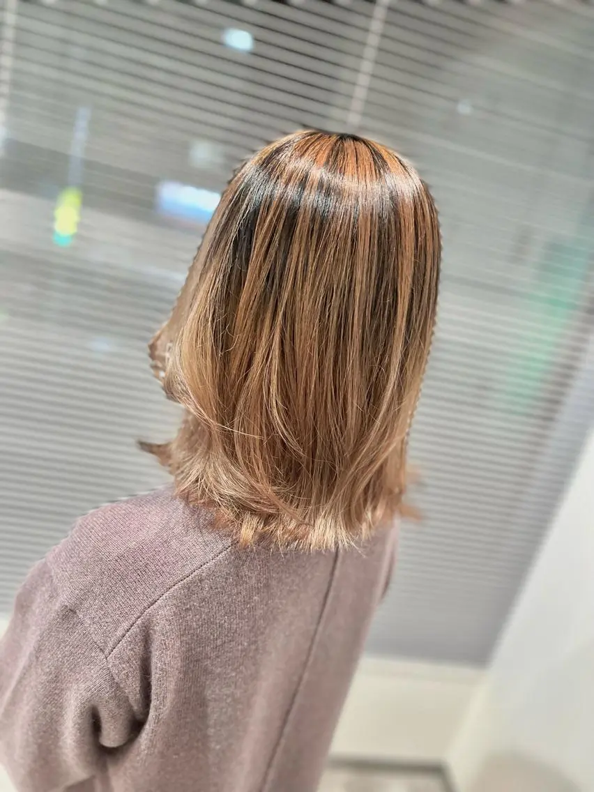 ミディアム ボブ ハイライト レイヤーカット ヘアカラー ブリーチ毛に縮毛矯正 ✨カラー✨山田 正幸のヘアスタイル