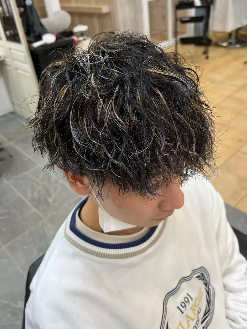 カラー パーマ メンズ 門脇 真生人のヘアスタイル