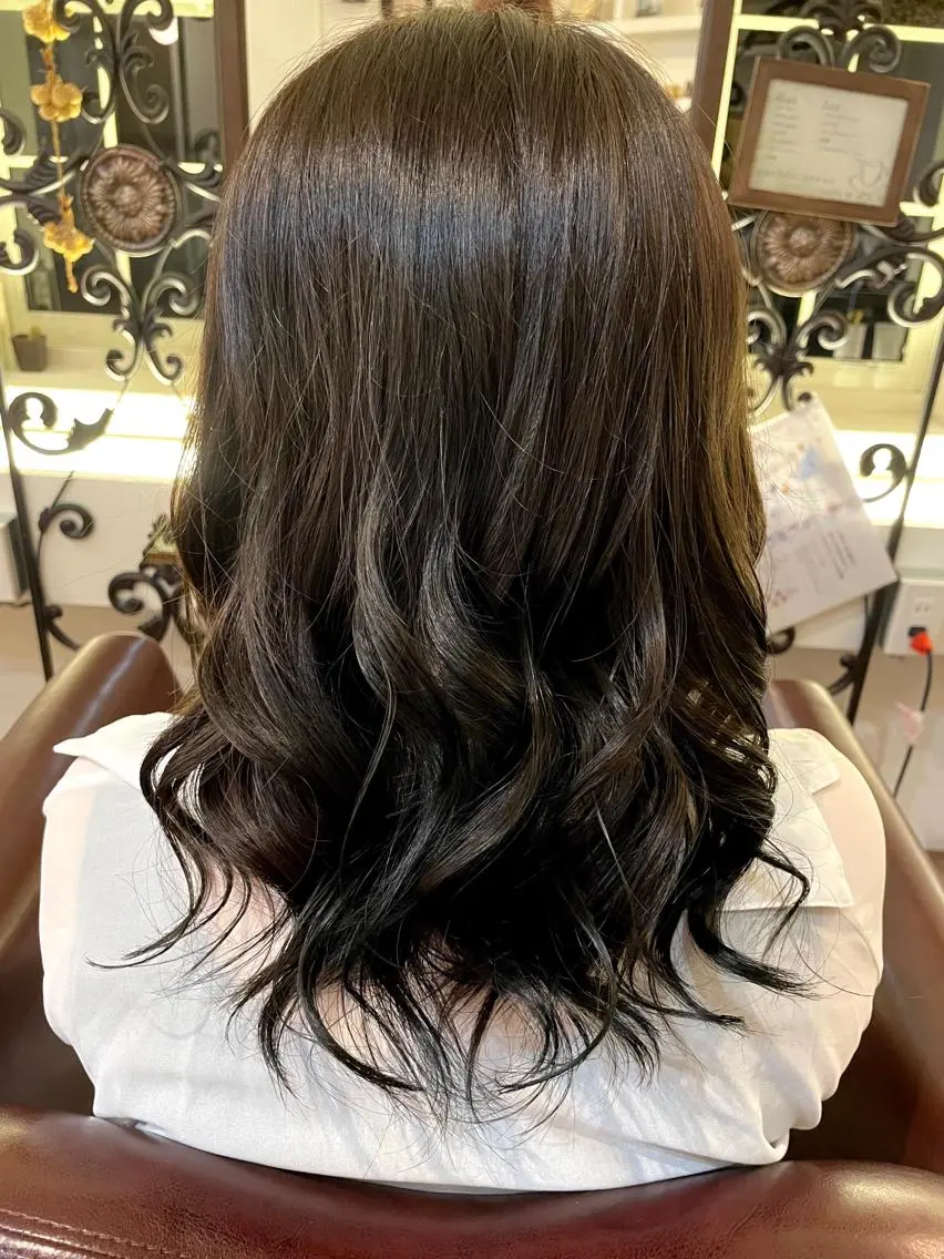 カラー 家下 愛梨のヘアスタイル