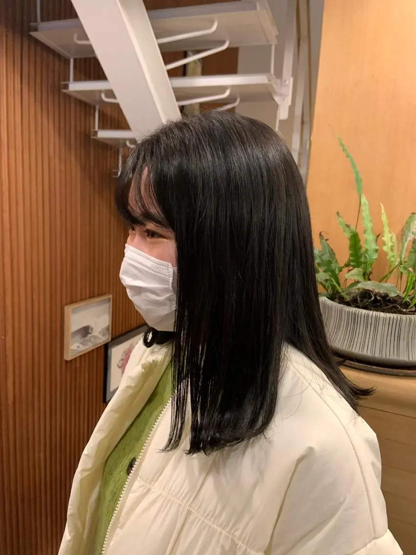 セミロング カラー アオキ サキ💫のヘアスタイル