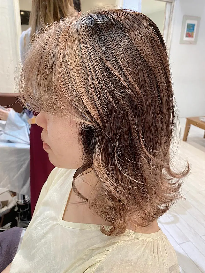 セミロング カラー ブリーチ koheiのヘアスタイル