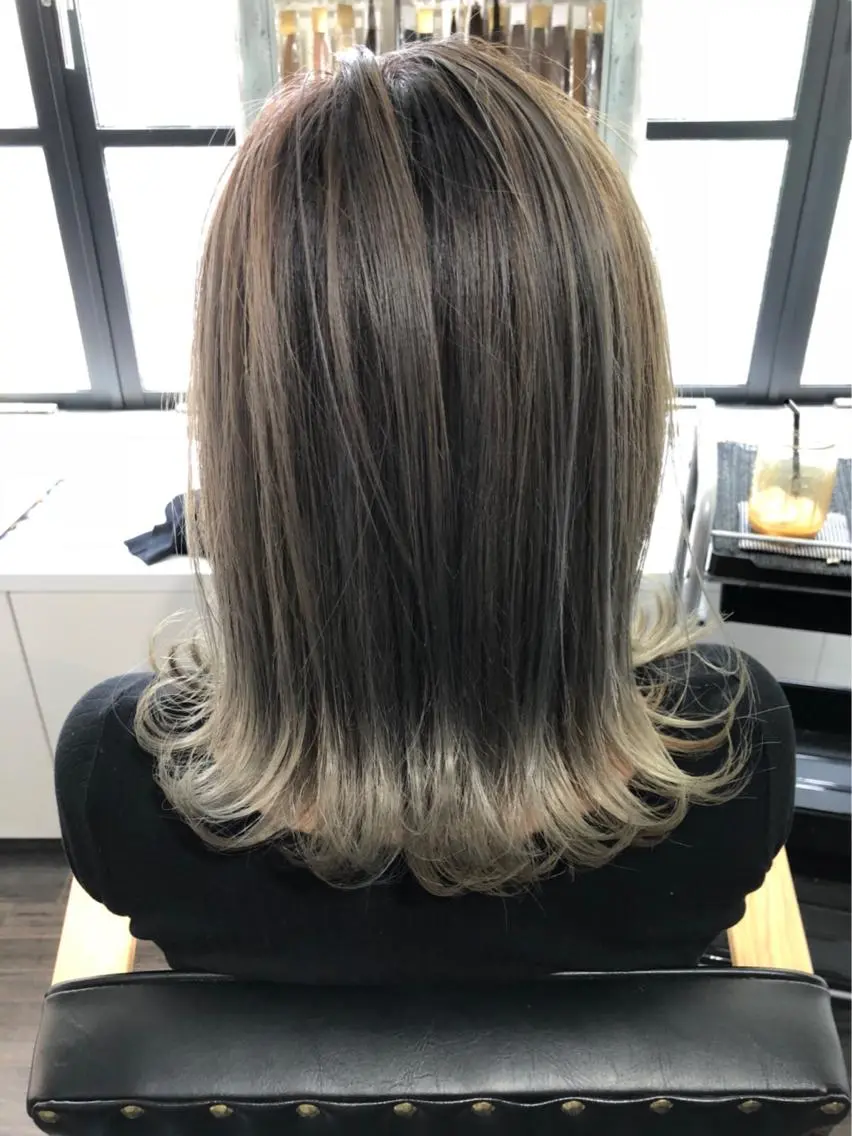 ミディアム レイヤーカット 家田 竜のヘアスタイル