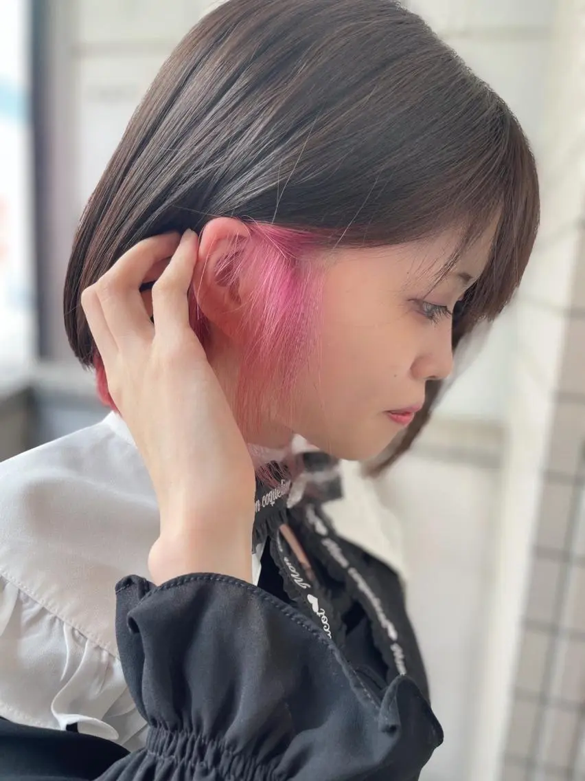 ショート ボブ ヘアカラー 原 千景のヘアスタイル