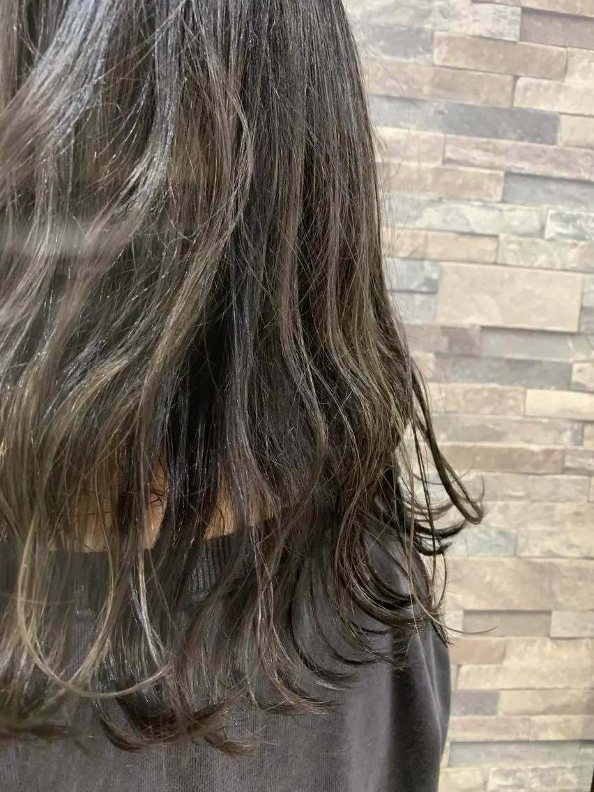 ミディアム カラー ヘアカラー トリートメント ハイトーン Arphyのヘアスタイル