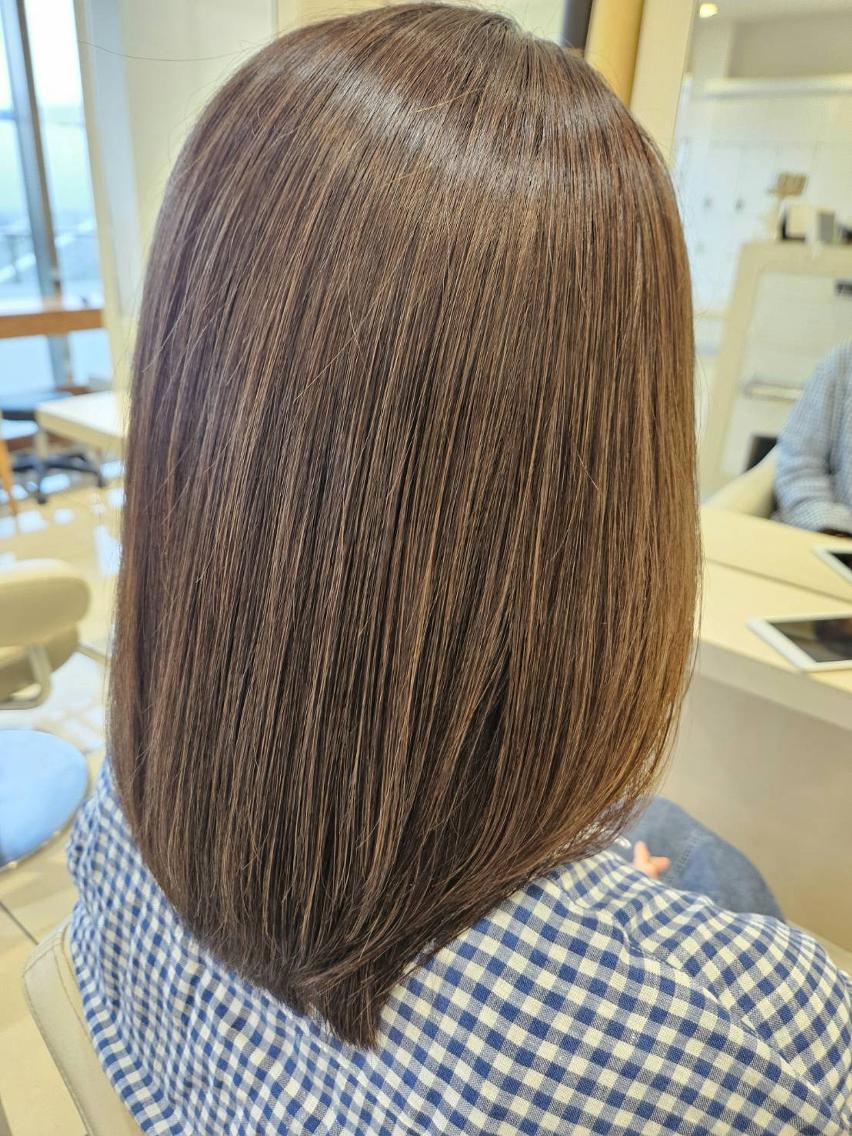 セミロング いのうえ ももかのヘアスタイル