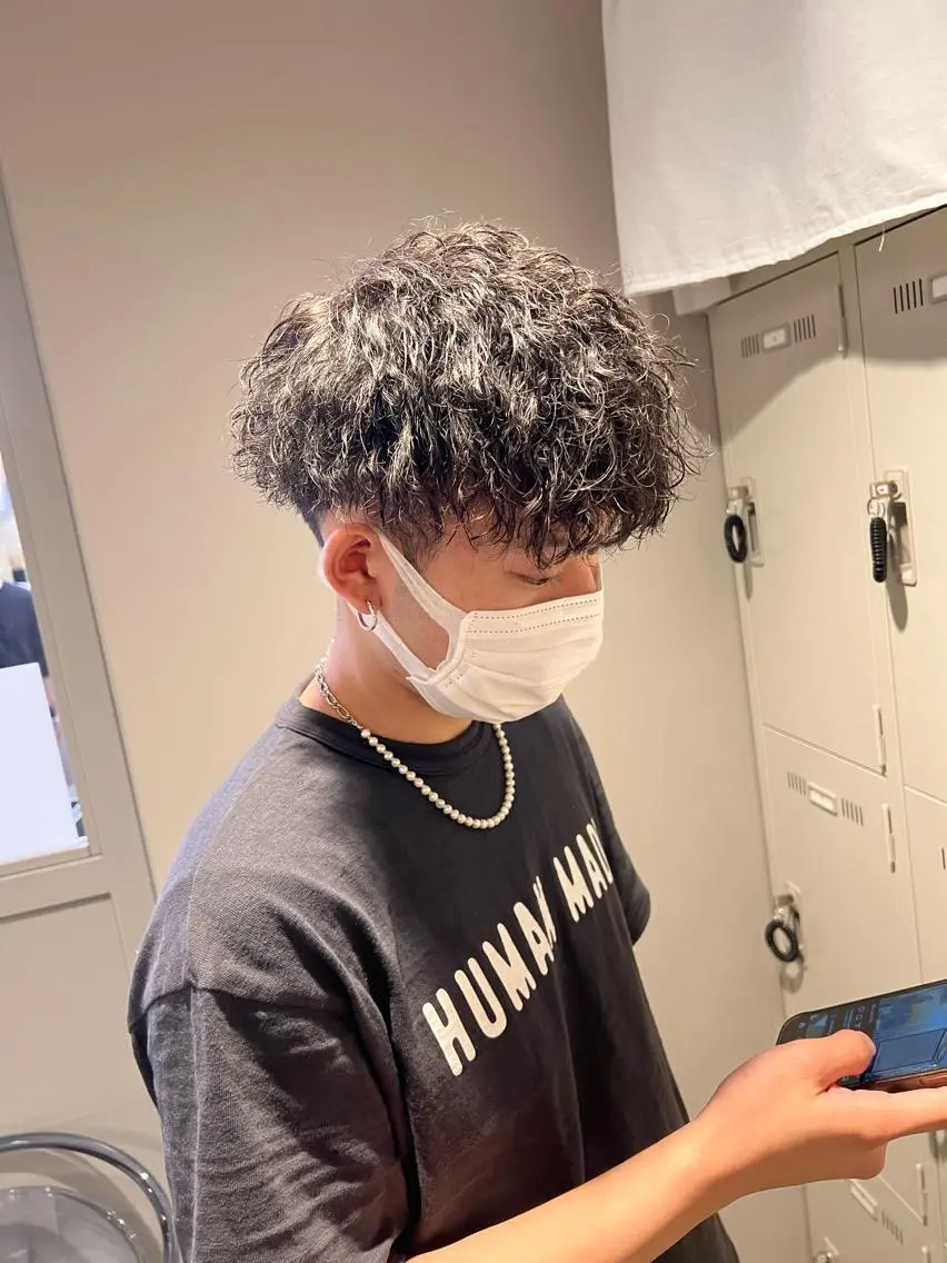 ショート カラー パーマ メンズ メンズパーマ特化 TAIGAのヘアスタイル