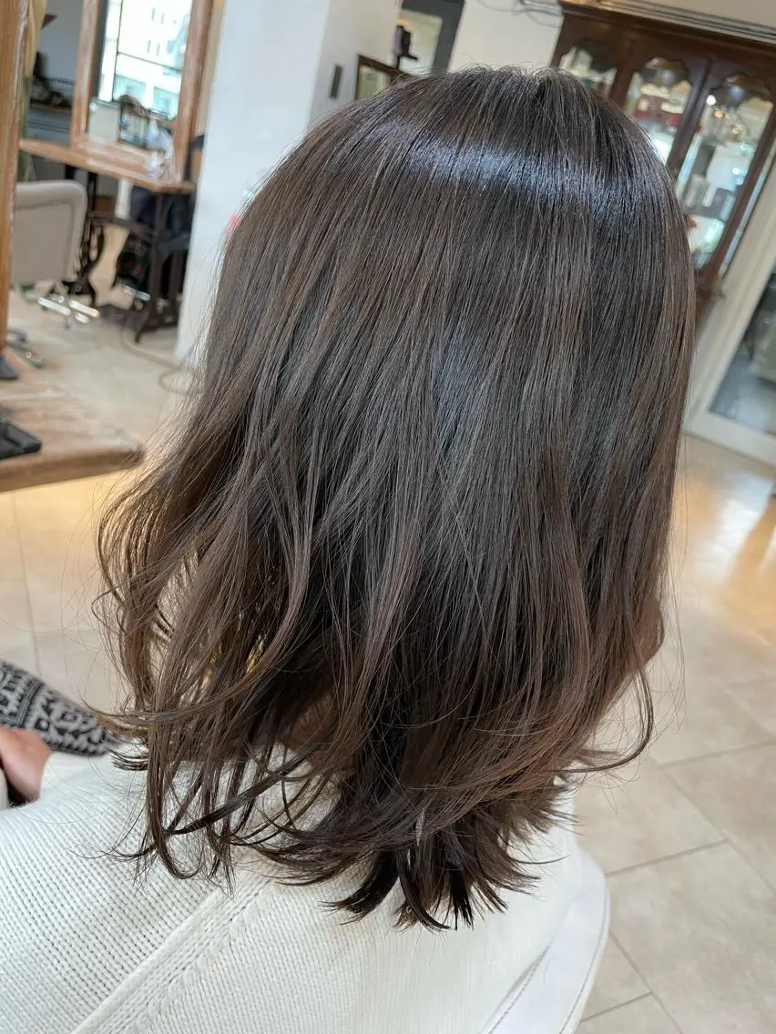 ミディアム カット トリートメント 金子 しおりのヘアスタイル