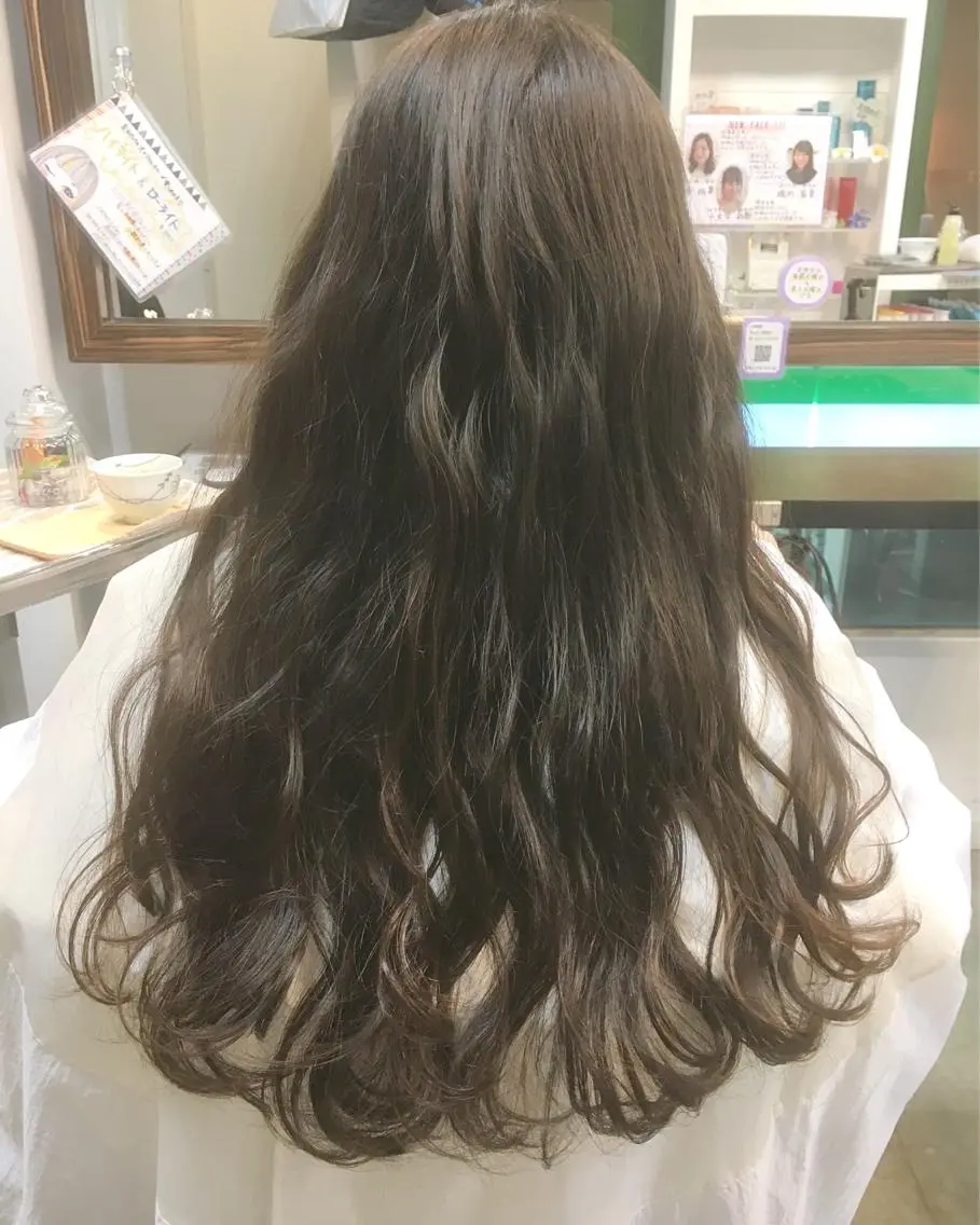 ロング パーマ ロング 榎園 由美のヘアスタイル