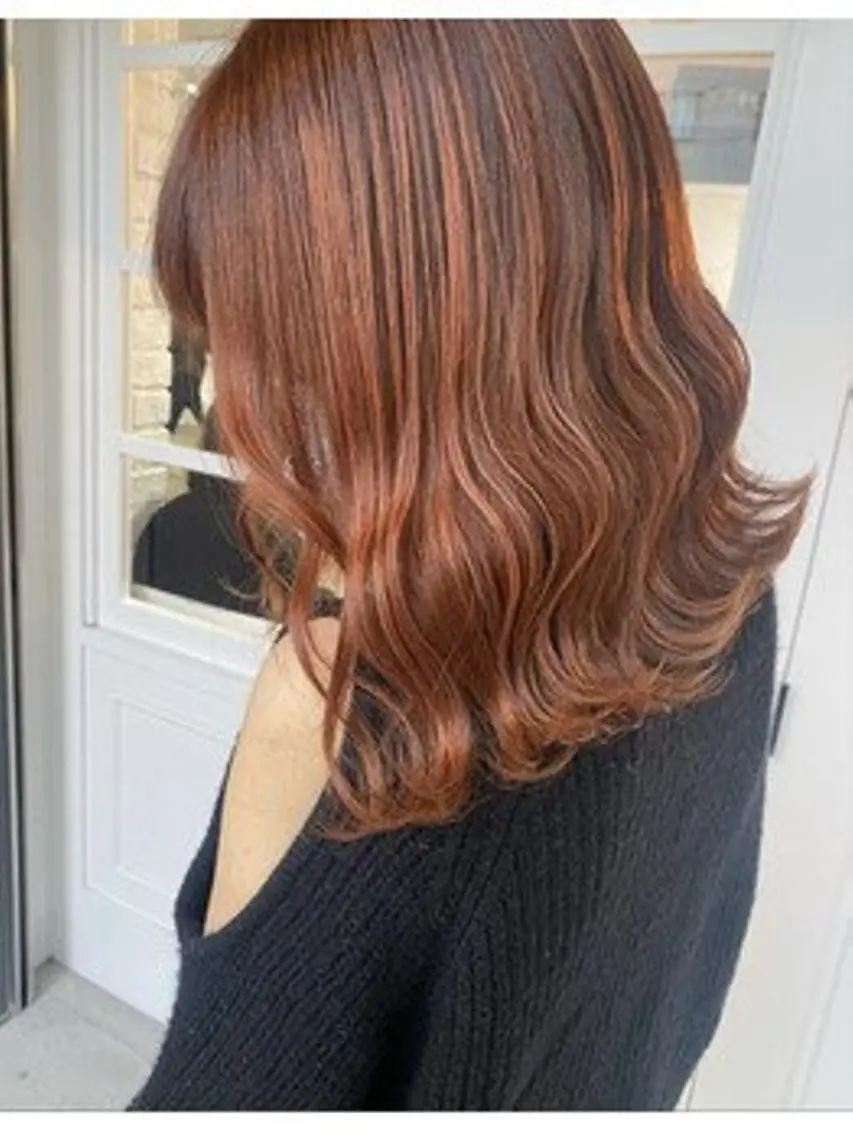 ミディアム カラー パーマ ヘアアレンジ ミディアムパーマ アディクシーカラー ベージュカラー ブリーチ ケアカラー カット トリートメント ヘアケア特化型サロン newi 梅田のヘアスタイル