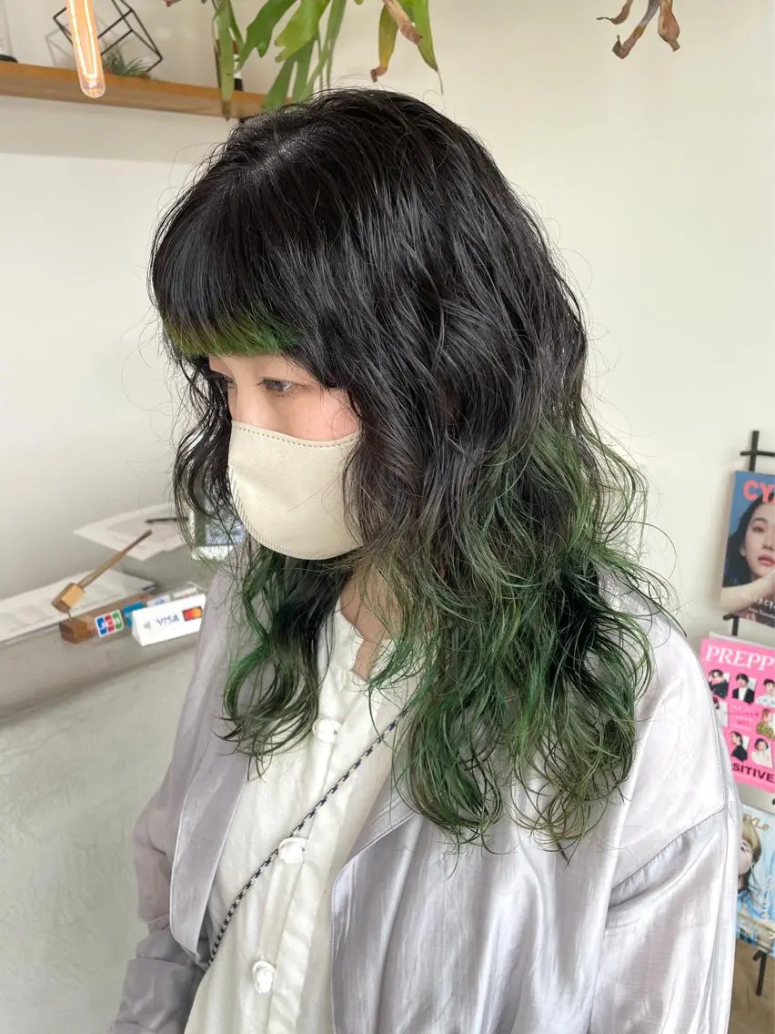 ロング カラー 山内 利紗のヘアスタイル