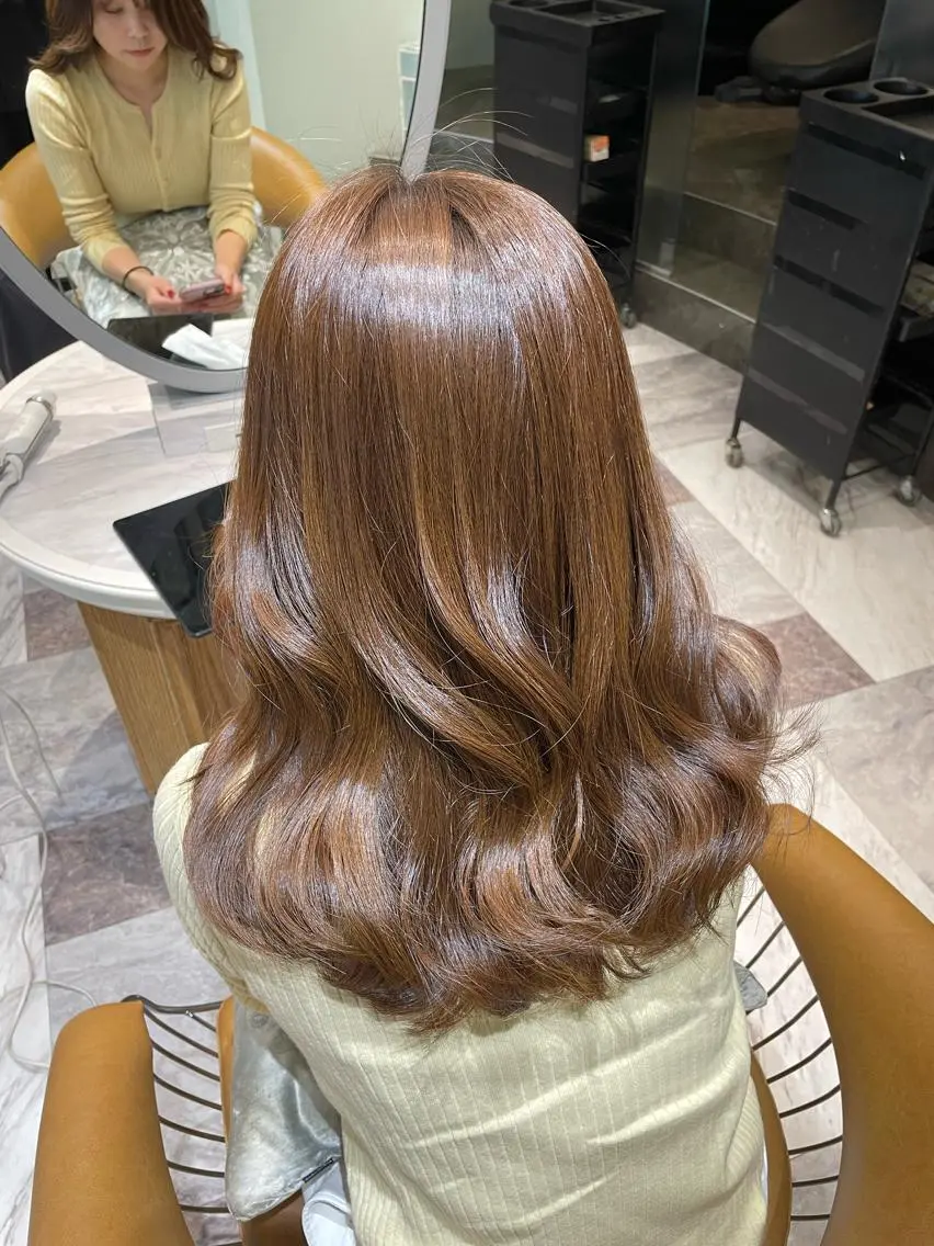 ロング カラー ベージュカラー 黒髪 ブリーチ ブルーカラー ブルーブラック ヘアカラー トリートメント 木屋元一/透明感 /前髪/レイヤーのヘアスタイル