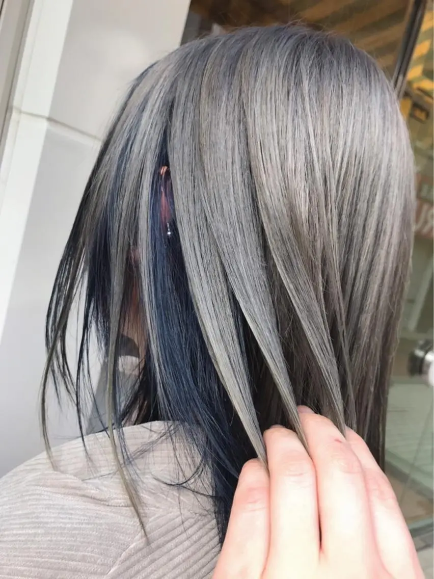 ミディアム カラー ネイビーカラー シルバー ホワイトシルバー 🫟Blanco🫟 Color&Careのヘアスタイル