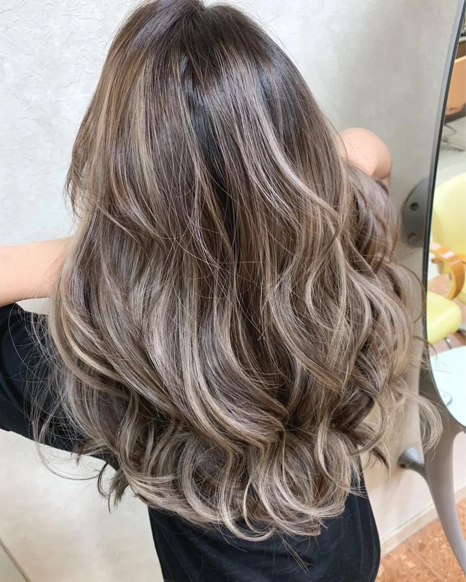 セミロング 穐田 司樹のヘアスタイル