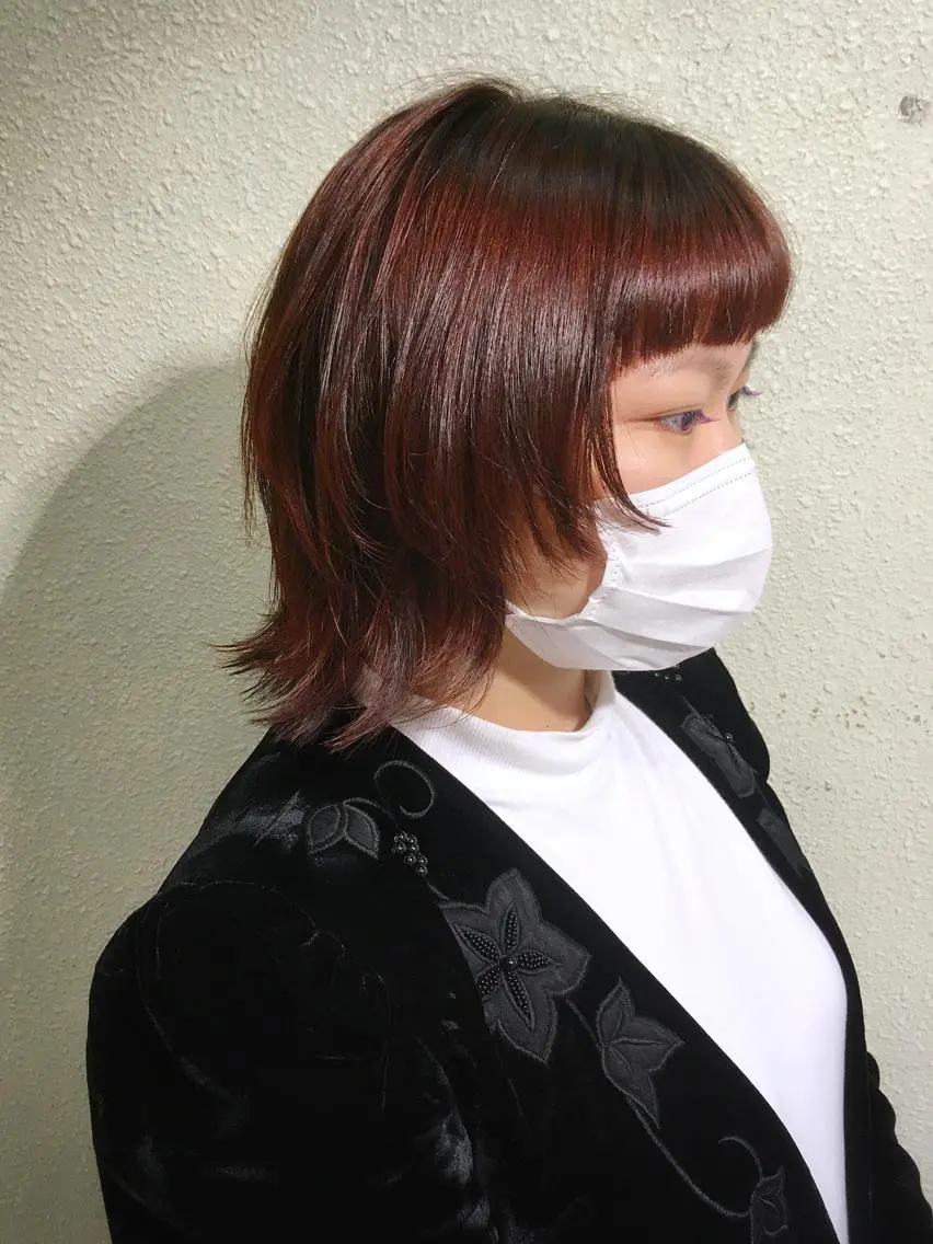ミディアム ウルフカット カット ヘアカラー ヨナイ チヒロのヘアスタイル