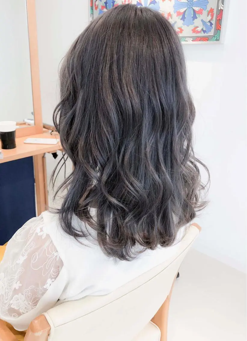 ミディアム カラー グレージュ ラベンダーカラー ラベンダーグレージュ ラベンダーグレー ヘアカラー トリートメント Days 透明感カラーのヘアスタイル